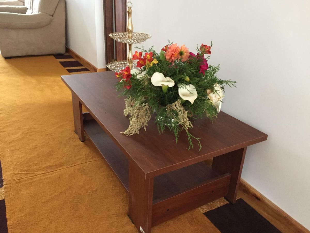 Marigold Нувара-Елія